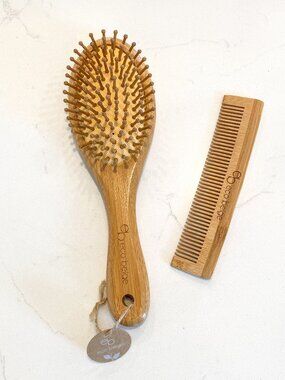 NWT Bamboo Hairbrush and Comb Set